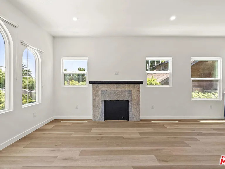 1305 Lucile Ave #1 — Photo 6