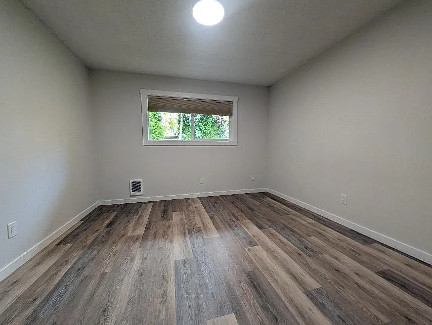 2600 Donovan Ave — Photo 4