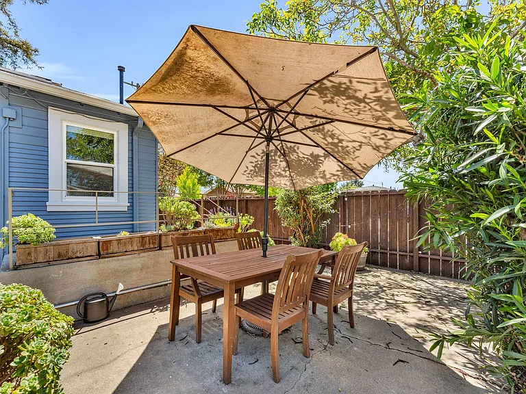 802 Broadmoor Blvd — Photo 28