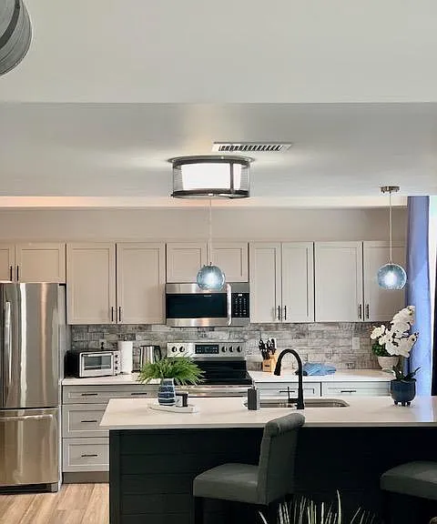 30 N Franklin St #201 — Photo 1