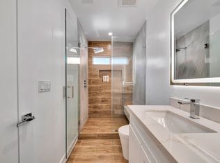 23248 Sylvan St, Woodland Hills, CA 91367