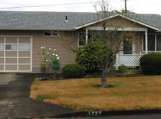 1227 Randolph Rd, Woodburn, OR 97071