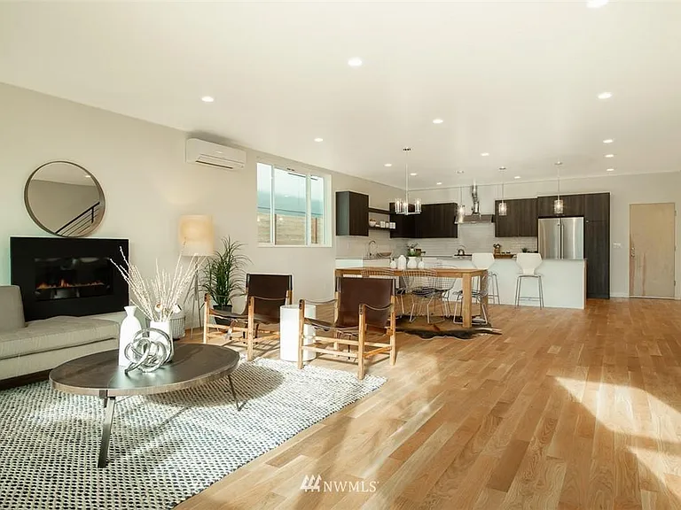 936 N 77th St — Photo 5
