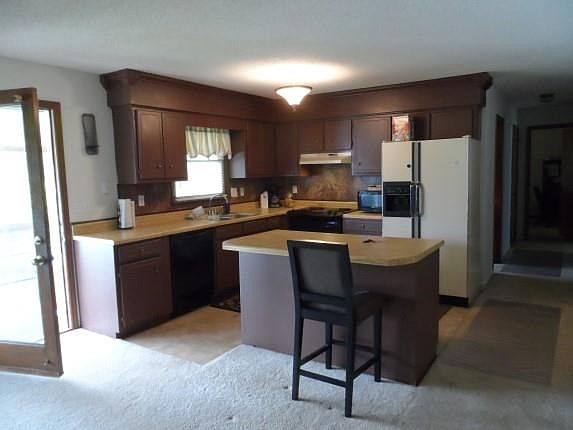 5th image of 58 Hillwood Dr
