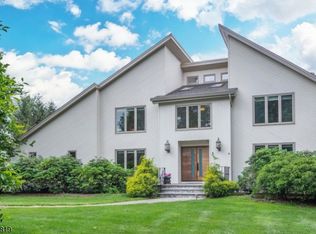 3 Tudor Pl, Randolph, NJ 07869