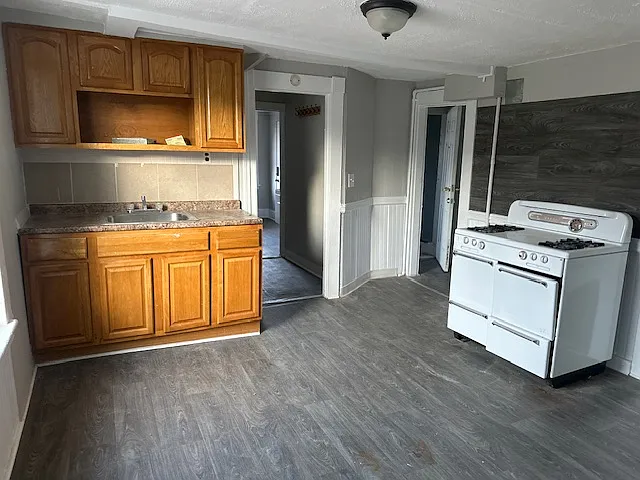 87 Wood St #3 — Photo 6