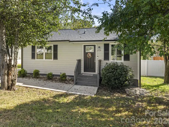 209 Rhyne St, Stanley, NC 28164