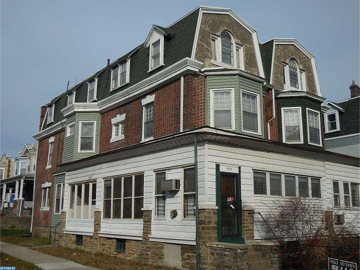 2nd image of 435 E Washington Ln