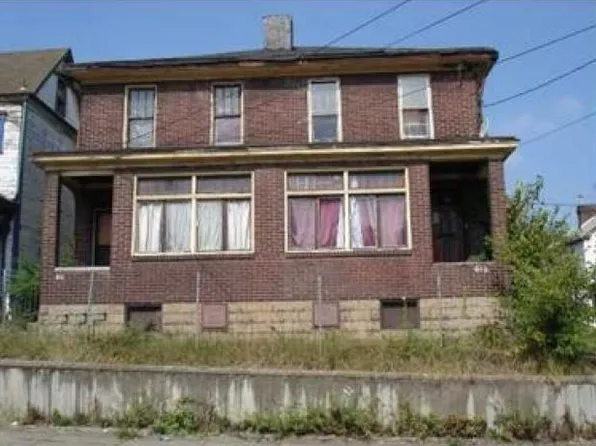 611-613 4th St, Braddock, PA 15104