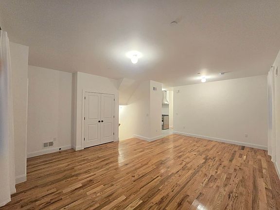 5th image of 136 Beach St #1A