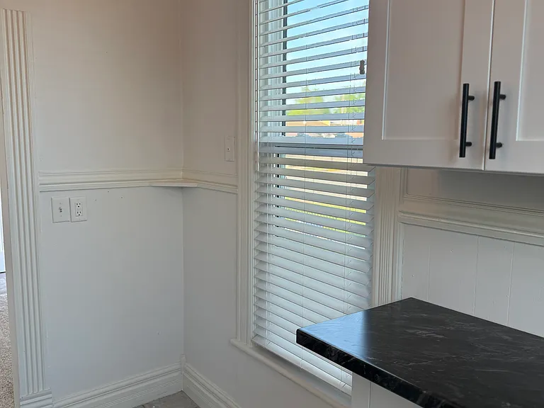 57 E Ash St — Photo 9