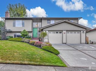 823 S 28th Ct, Renton, WA 98055