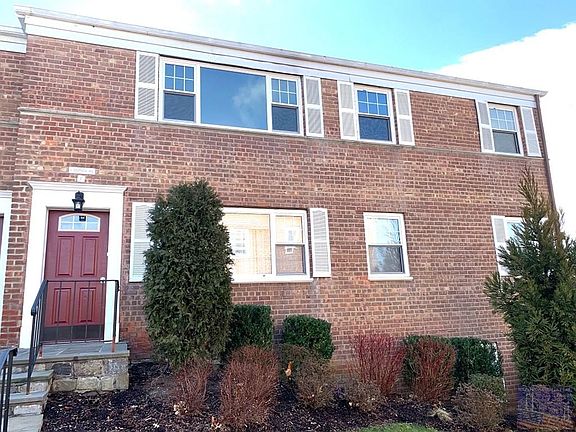 3rd image of 11 Westview Ave