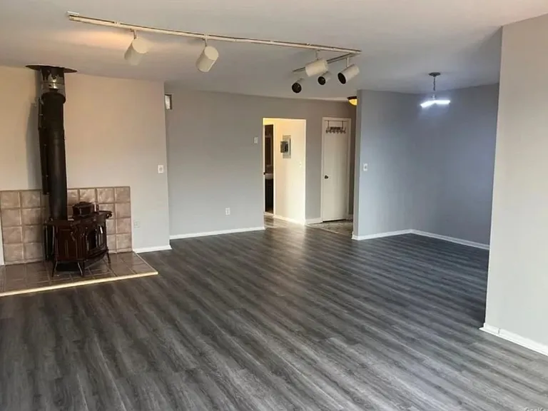 254 Richard Ct — Photo 2