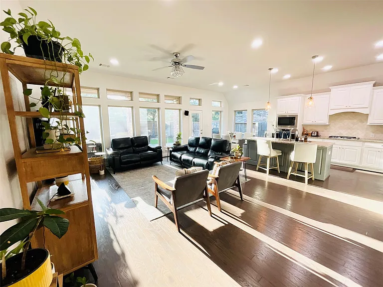 2507 Elmwood Trl — Photo 17