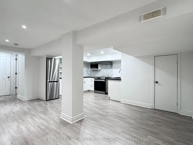131 Searle Ave #BASEMENT — Photo 12