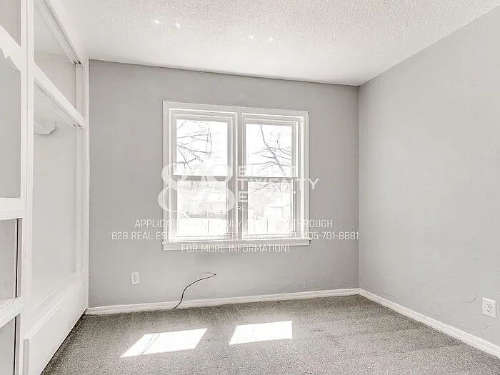 1004 Holly Dr — Photo 20