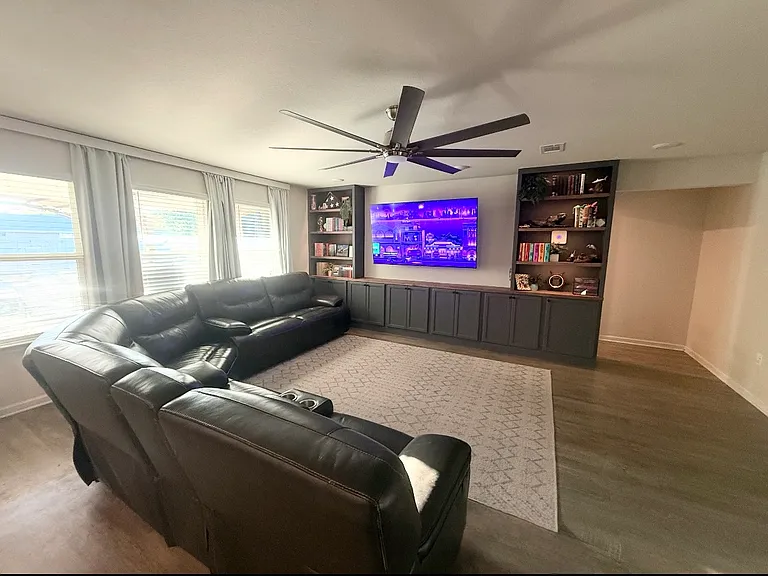 1092 Enclave Cir — Photo 4