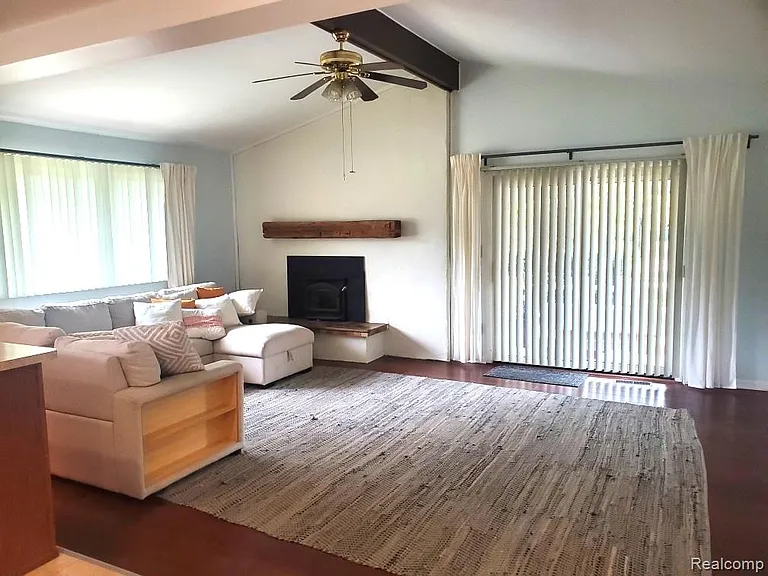 37515 Agar Dr — Photo 4