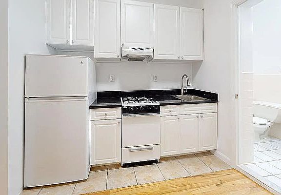 2nd image of 224 E 81st St APT 5A