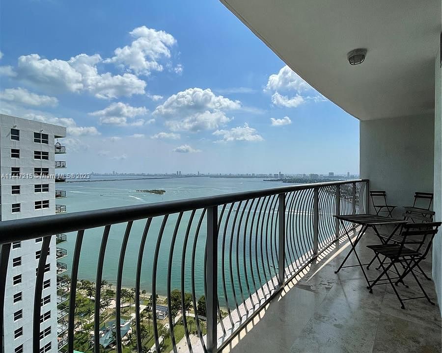 1st image of 1750 N Bayshore Dr APT 3503