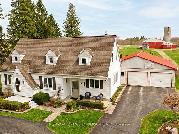 2nd image of 11247 Maple Rd