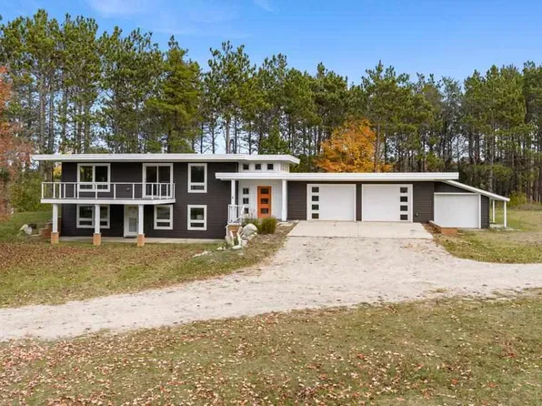 4772 Camp Daggett Rd, Boyne City, MI 49712