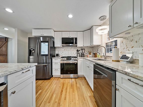 5th image of 23 Parkhurst Drive