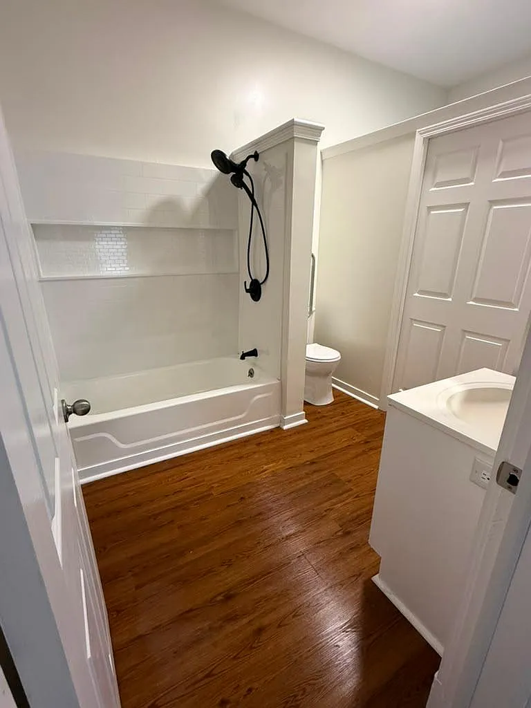 1 bed, 1000 sqft, $1,390 — Photo 2