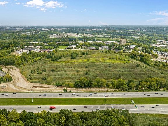 3rd image of 1329 E Schaaf Rd