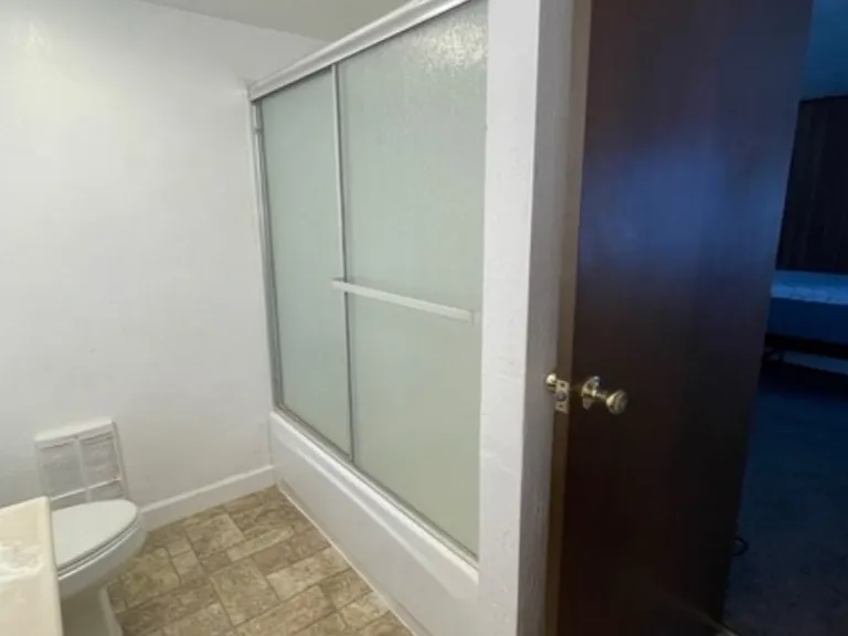 1 Bath.