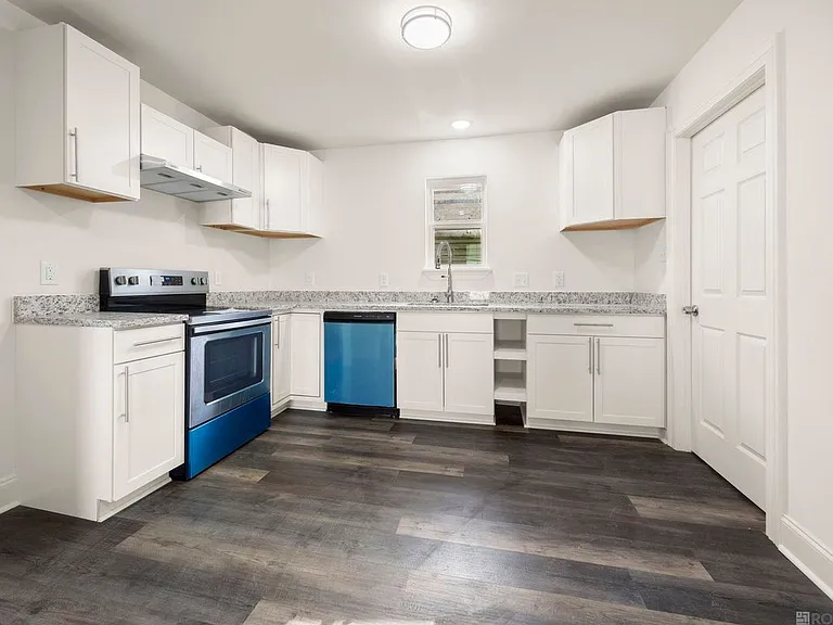 38254 Shelby Dr — Photo 2