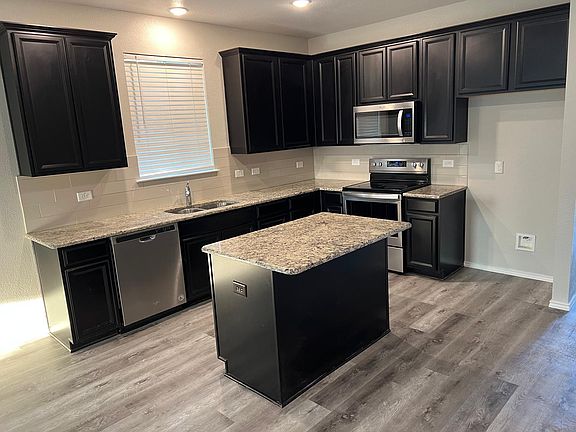 4th image of 3305 Buck Ave