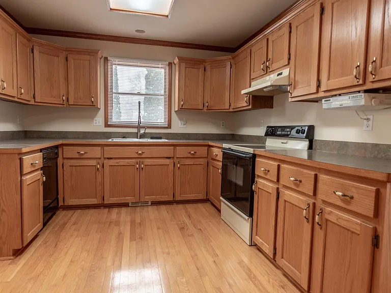 33527 Roselawn Dr — Photo 5