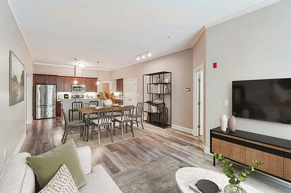 Highcroft Apartments — Photo 10