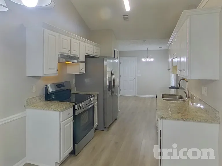 130 N Greenfield Cir — Photo 6