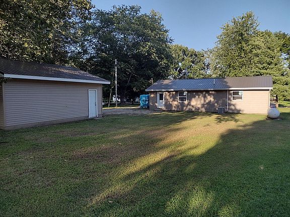 2nd image of 3418 Elm Dr