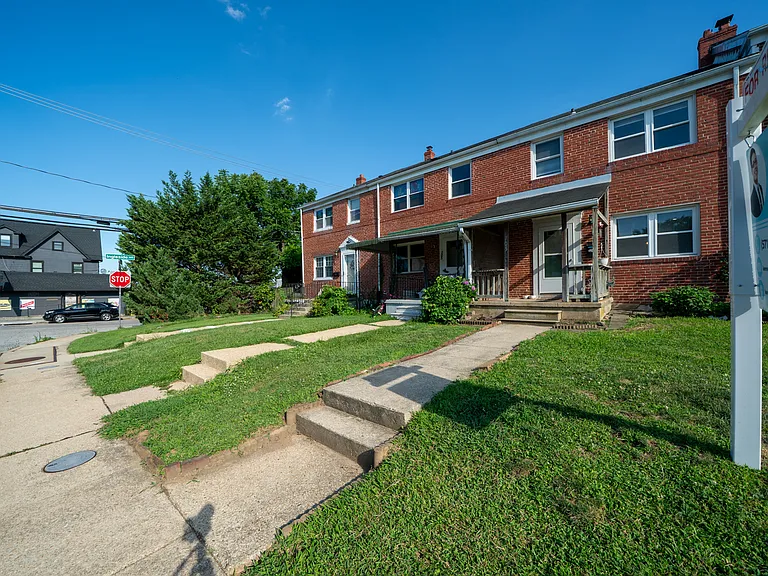 705 Eastshire Dr — Photo 29