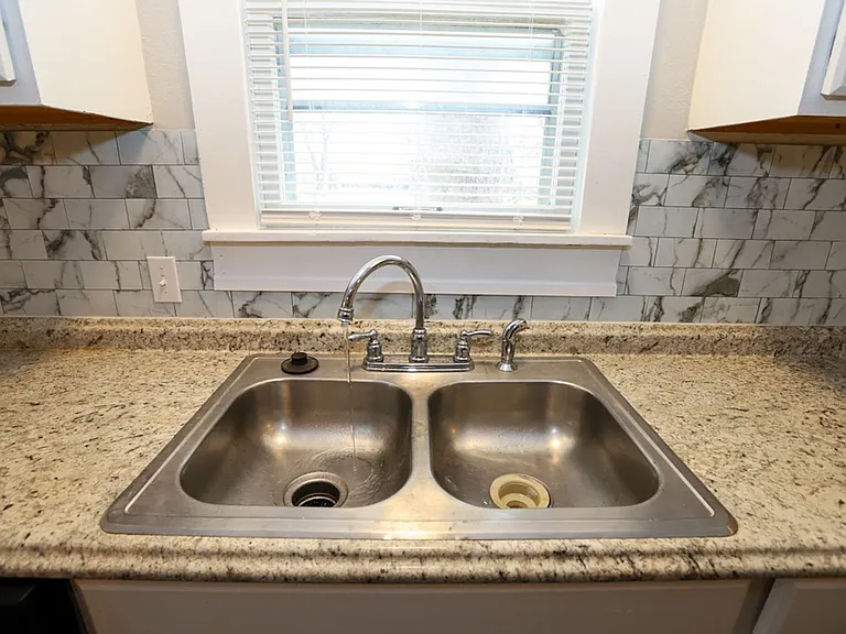 3515 E King Pl — Photo 10