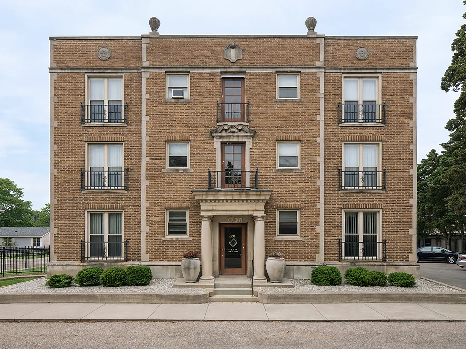 Flats at West End