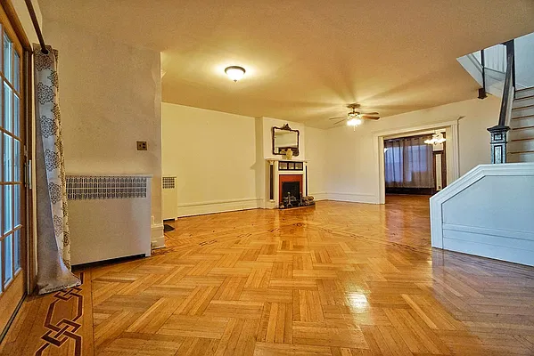 Rented by REMAX Elite | media 4