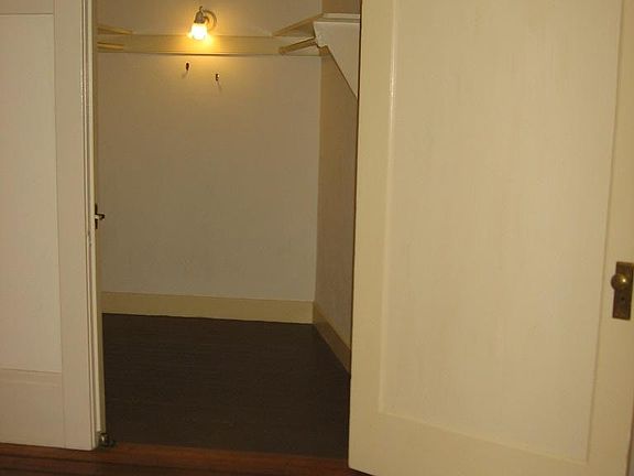 walk-in closet