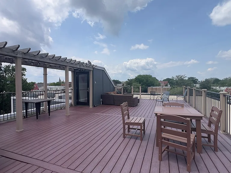 1209 G St SE #8 — Photo 38