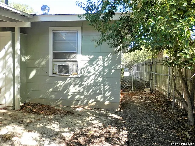 555 N Union Ave — Photo 32