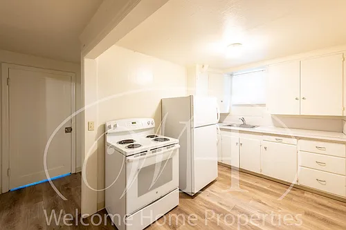 228 SE 6th St Photo 1