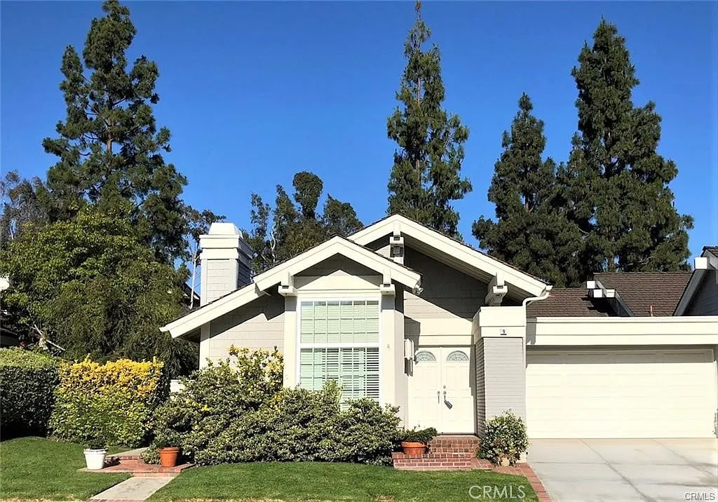 3 bed, 1988 sqft, $5,550 — Photo 1