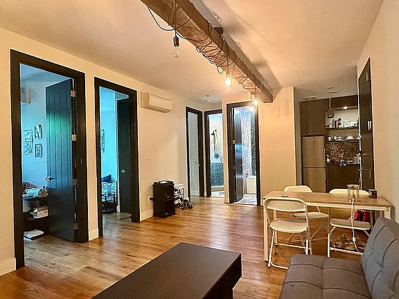 4th image of 691 Chauncey St #3BB