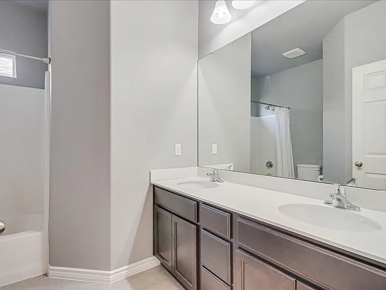 2217 Ibis — Photo 33