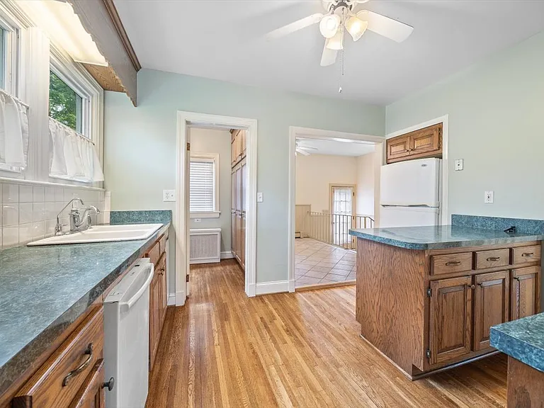 932 Woodrow Ave — Photo 70
