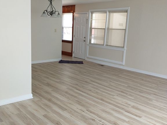 New floors
Living room and dining room